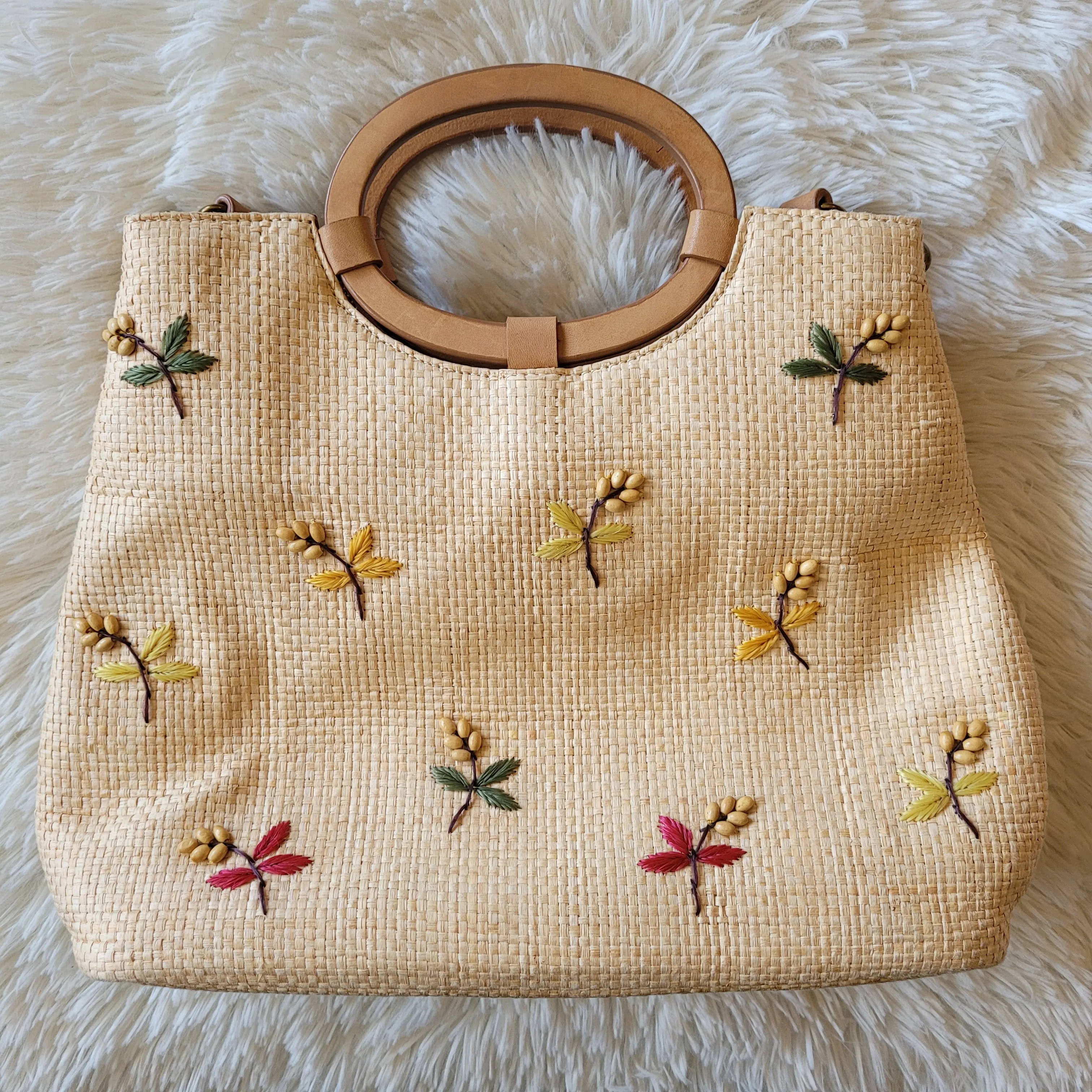 00's Beaded Floral Straw Summer Handbag with Leather Handle and Strap by Fossil