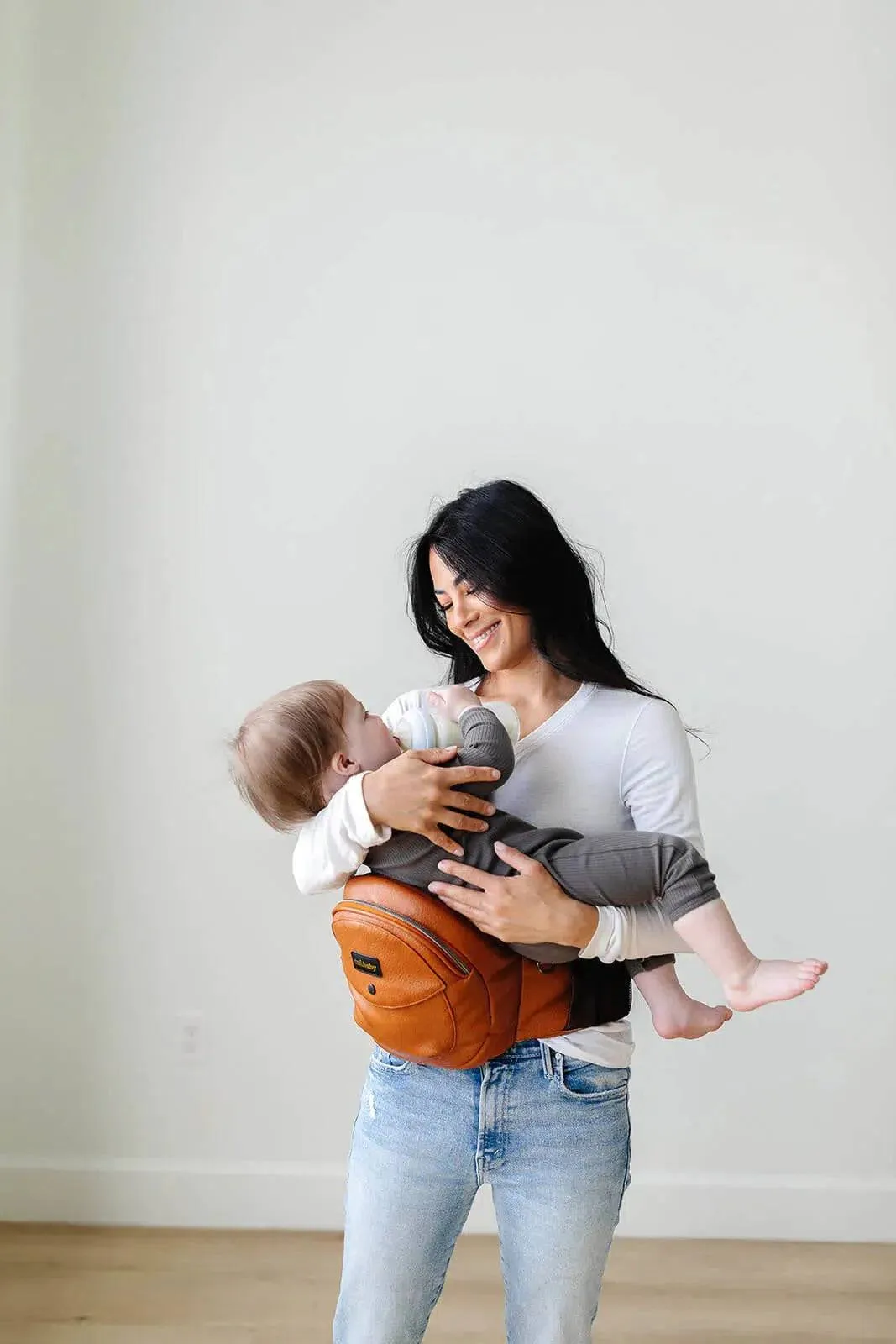 Baby Hip Carrier by Tushbaby