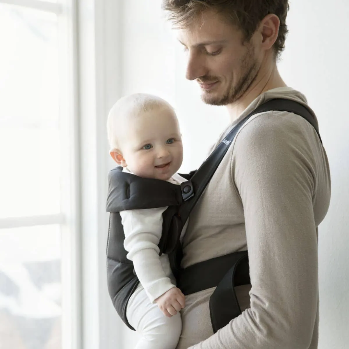 BabyBjorn Baby Carrier Mini - Black Cotton