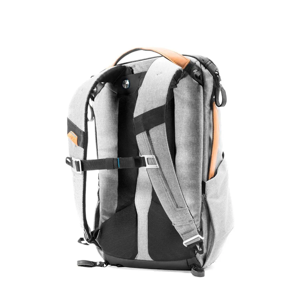 EVERYDAY BACKPACK