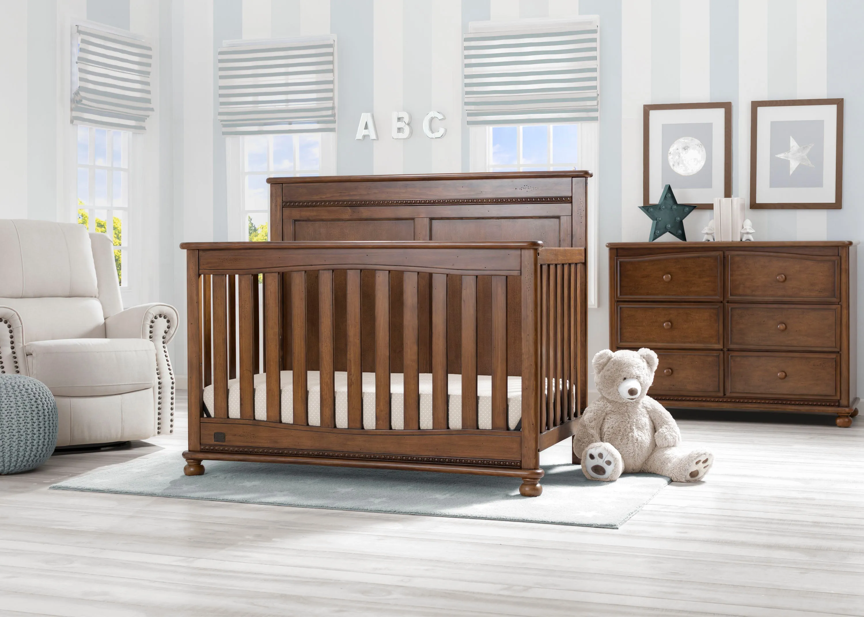 Fontana 4-in-1 Convertible Crib