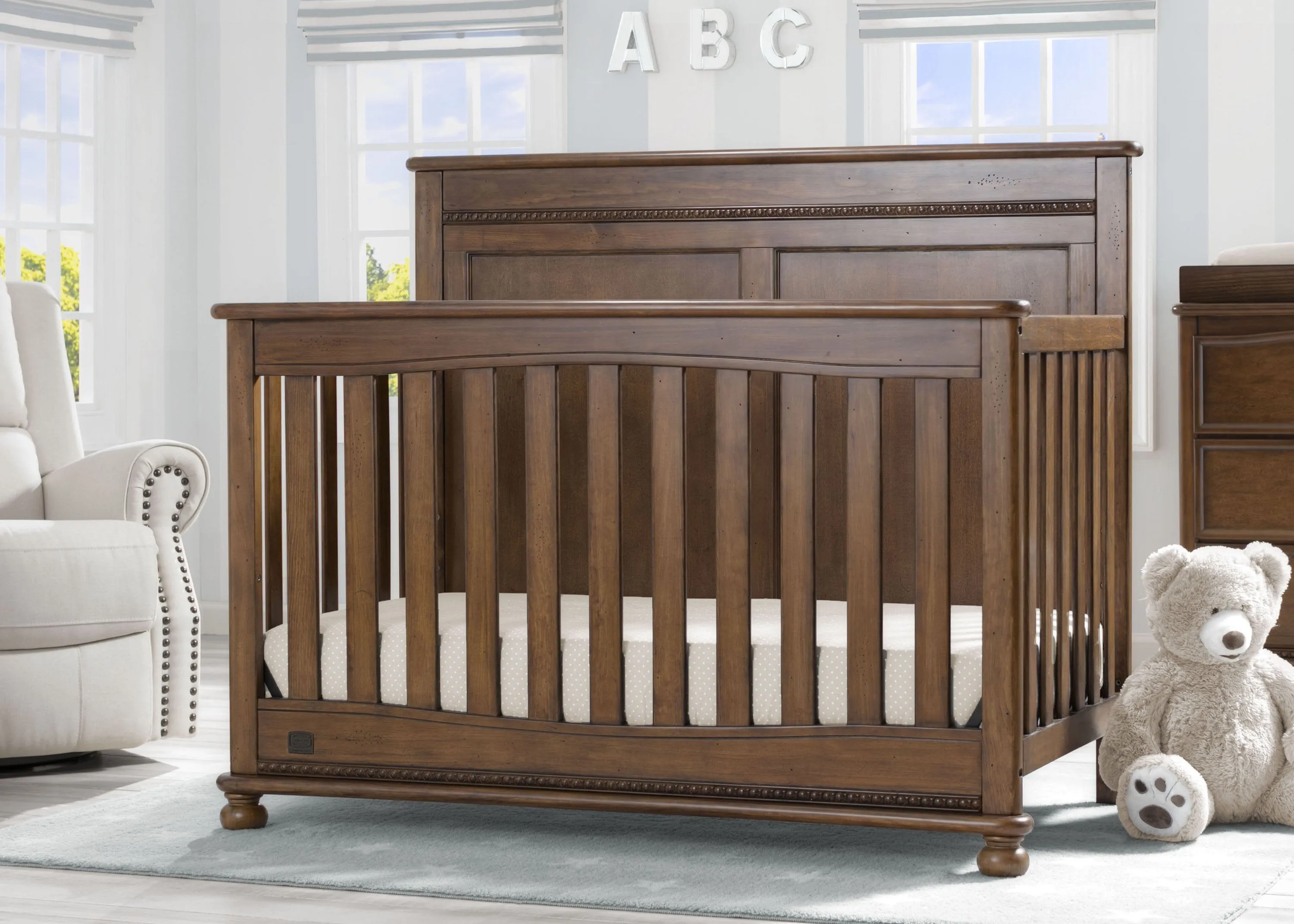 Fontana 4-in-1 Convertible Crib