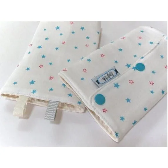 Jinglebib Drool Pad - White Teal Stars