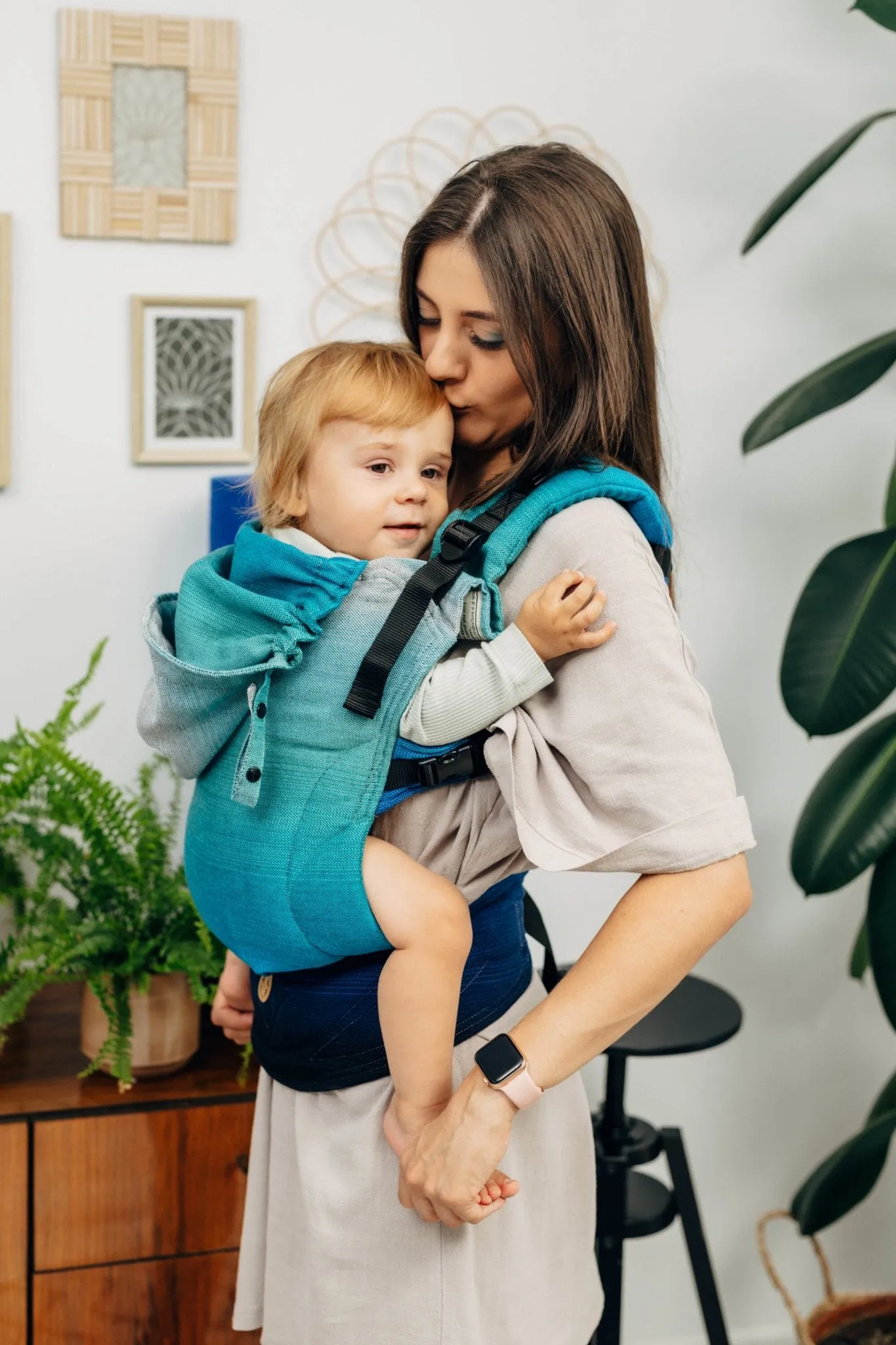 LennyLamb LennyGo Ergonomic Baby Carrier Baby Size Airglow