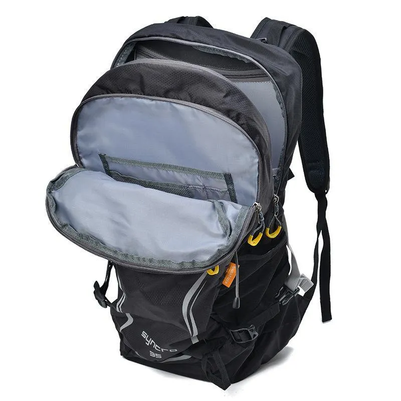 Lightweight Hiking Backpack With Rain Cover Traveling Daypack