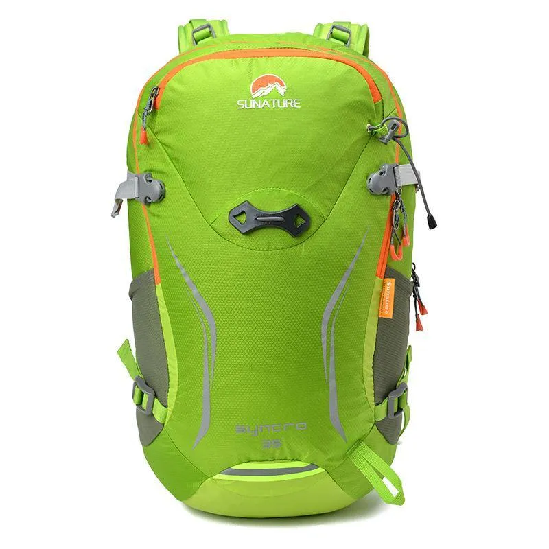 Lightweight Hiking Backpack With Rain Cover Traveling Daypack