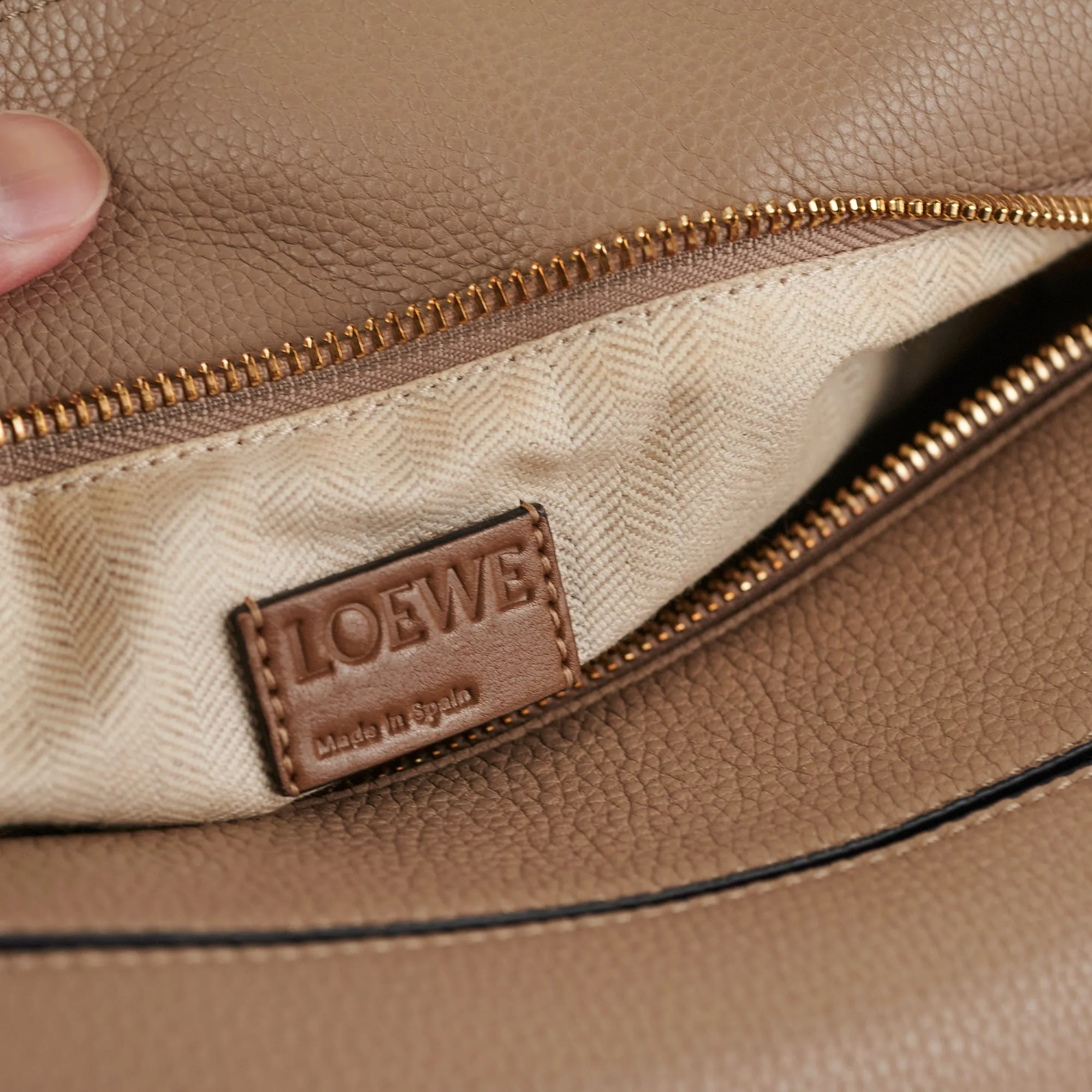 Loewe Medium Puzzle Bag Sand