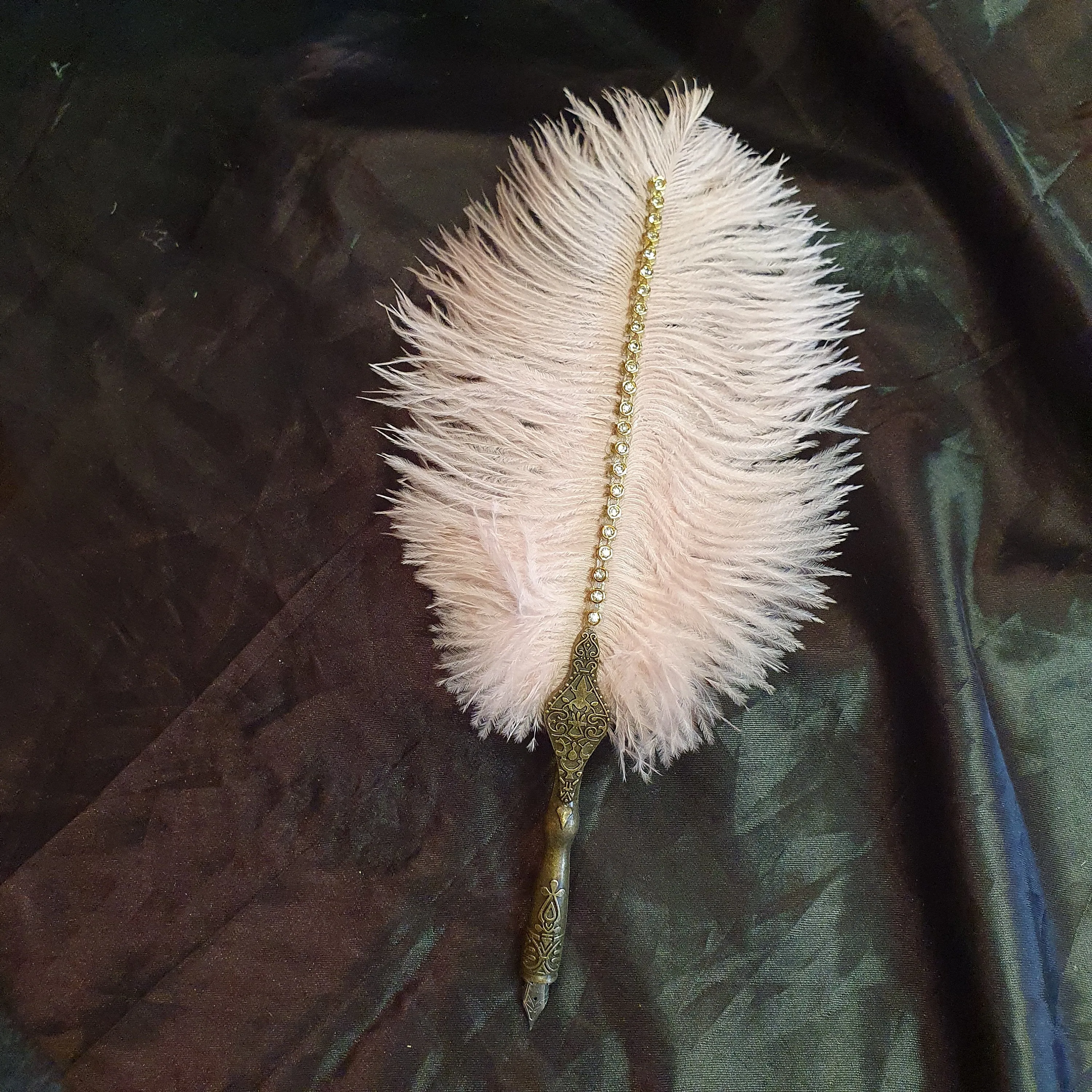 Ostrich Feather Quill Dip Pen Set . Matching Pen Stand for Weddings, Calligraphy, and Gifts