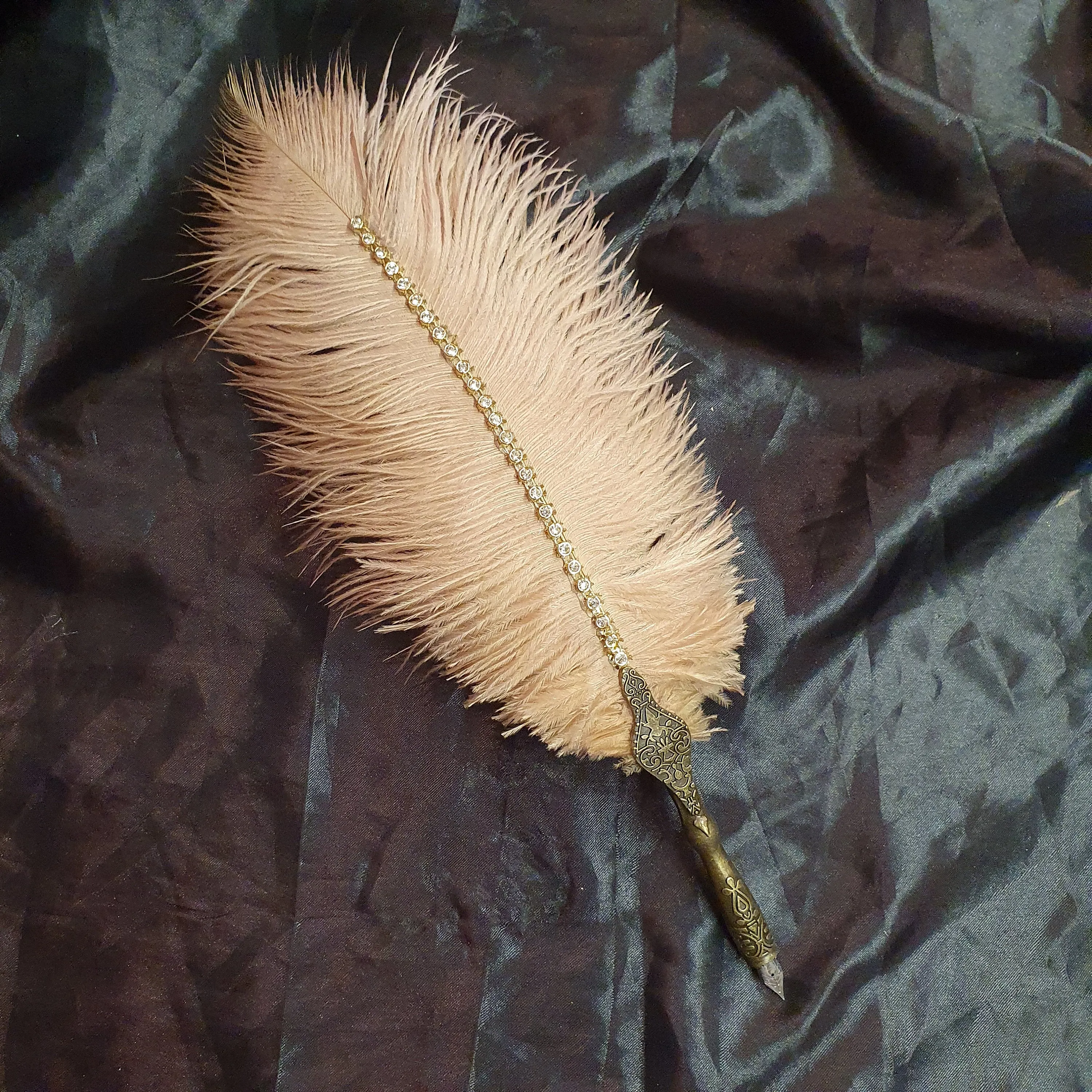 Ostrich Feather Quill Dip Pen Set . Matching Pen Stand for Weddings, Calligraphy, and Gifts