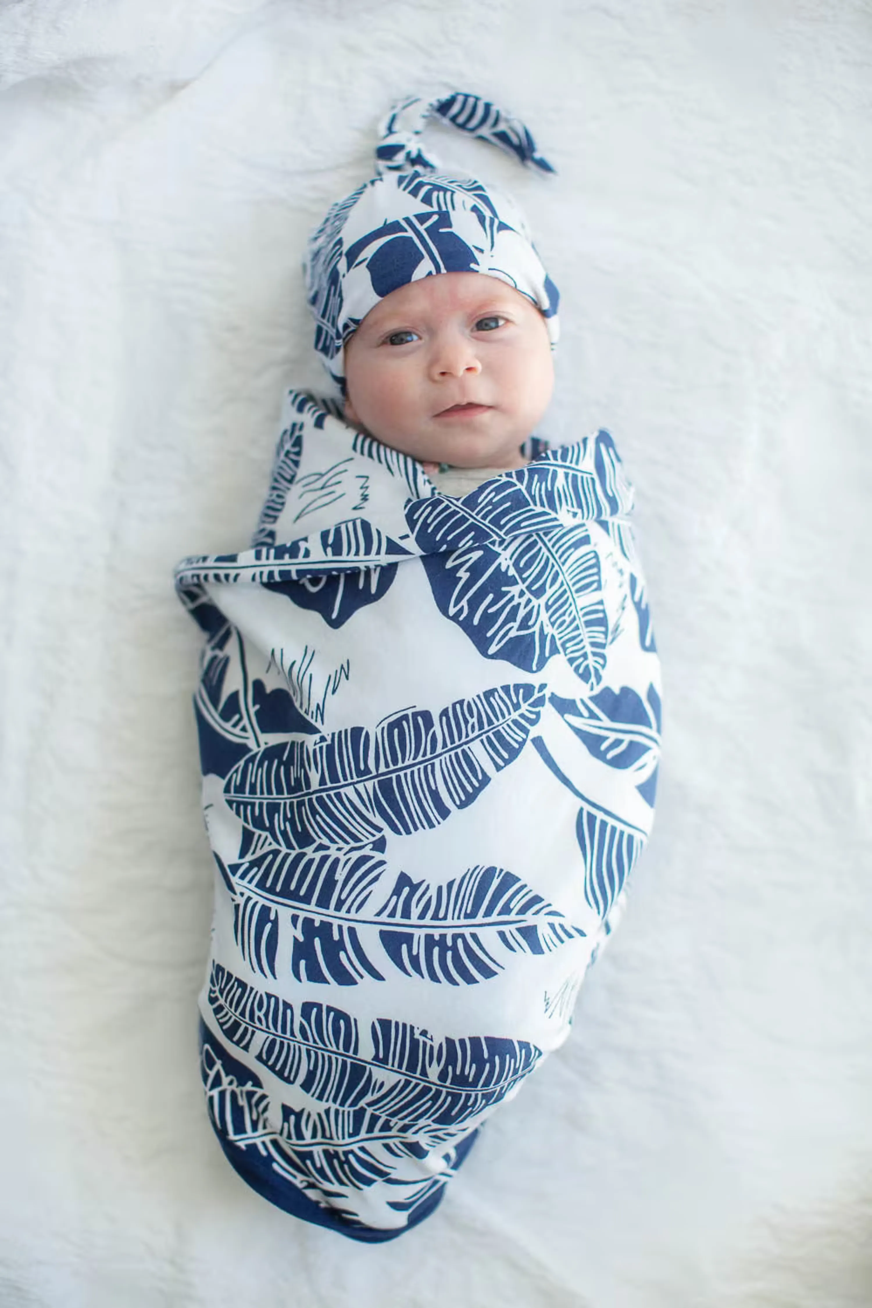 Serra Pregnancy Robe & Swaddle Set & Dad T-Shirt & Dog Bandana