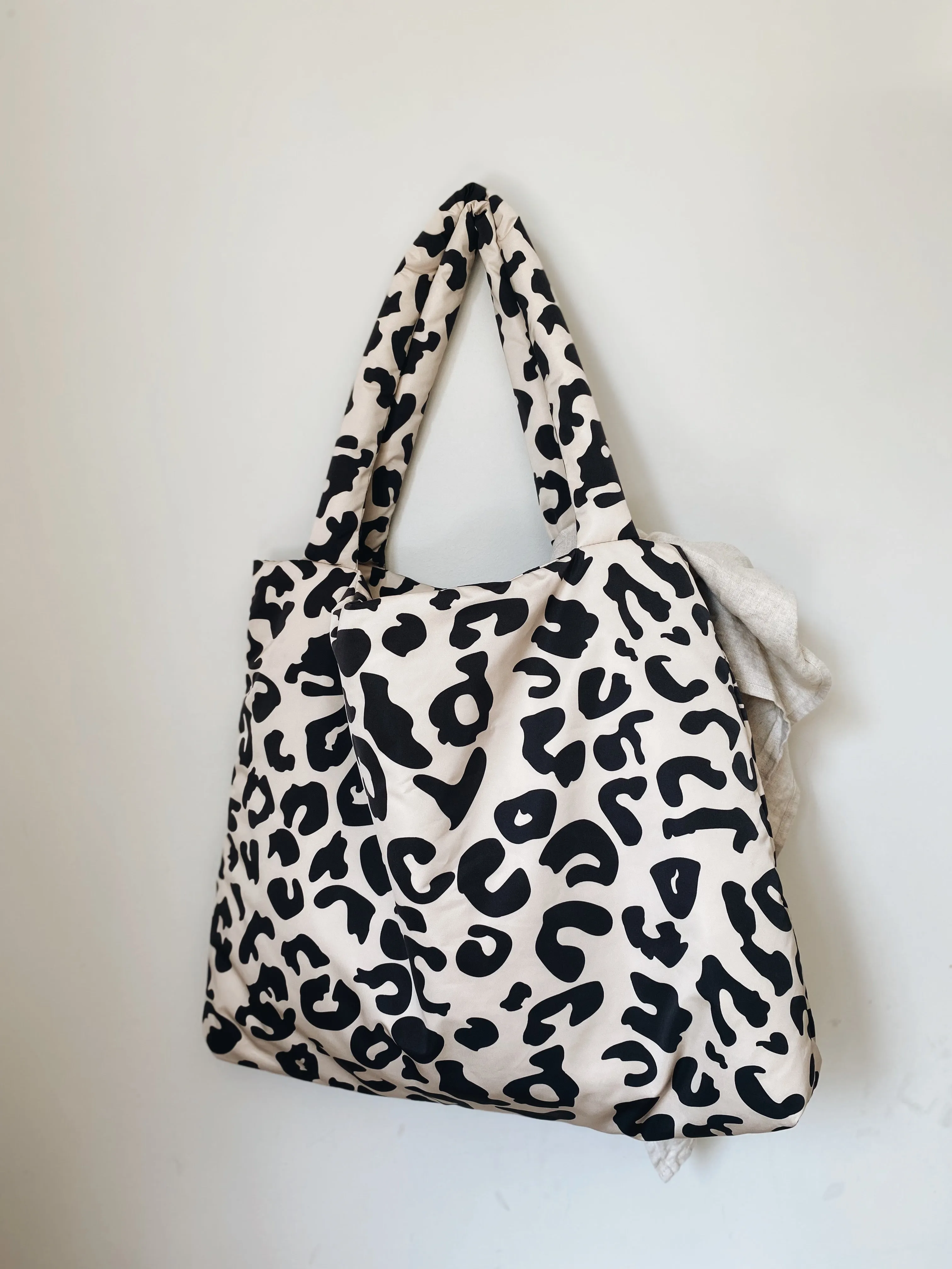 Studio Noos Mom Bag | Holy Cow Puffy