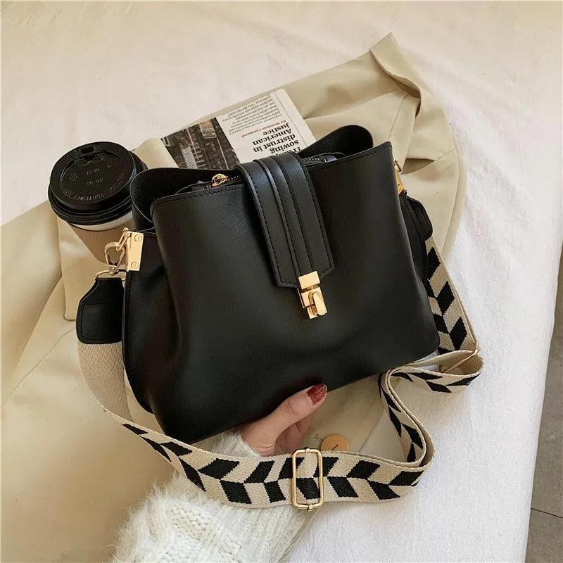 Wide Shoulder Strap Bucket Single Shoulder Bag